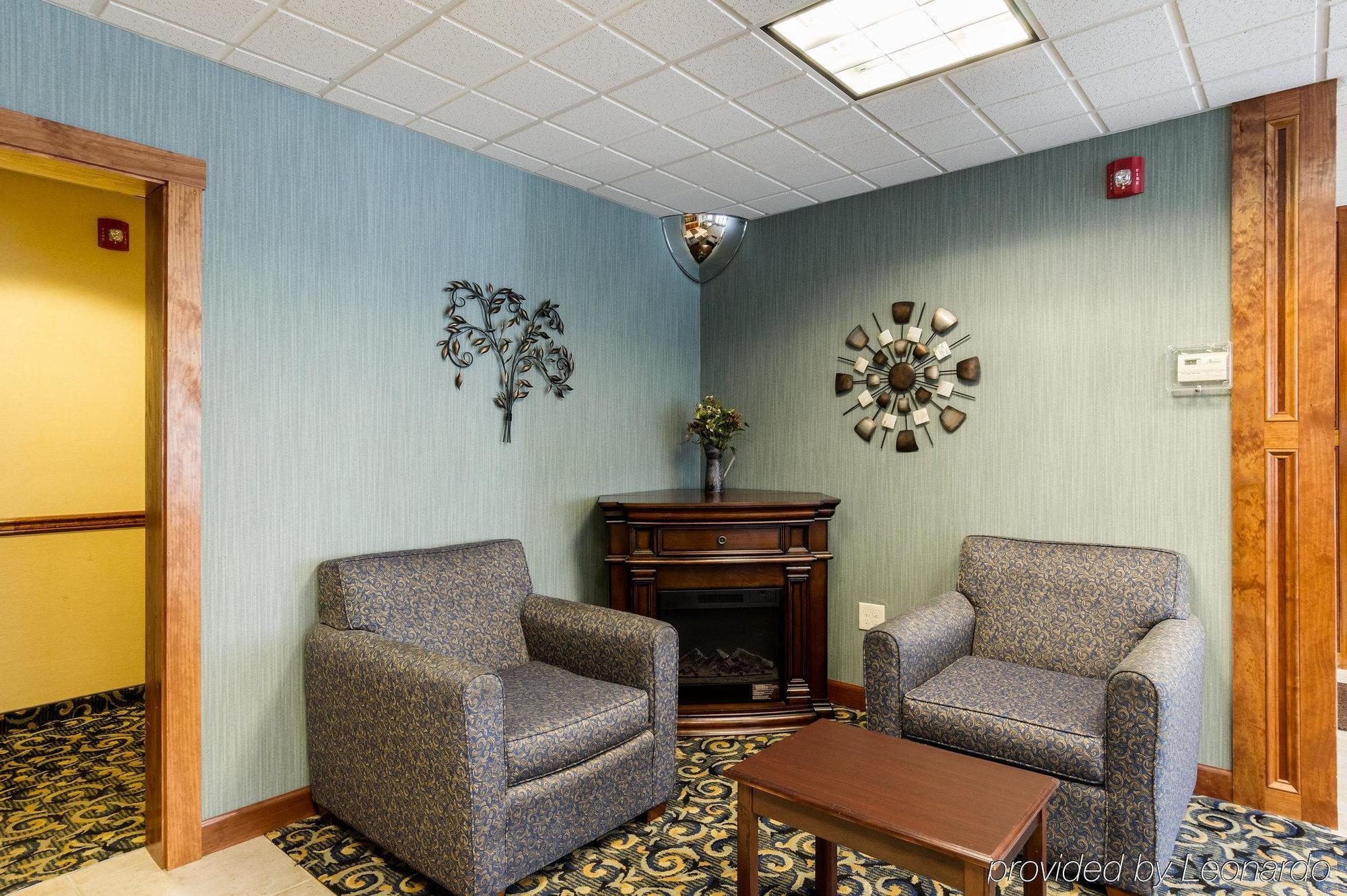 Towneplace Suites By Marriott Hadley Amherst Exterior photo