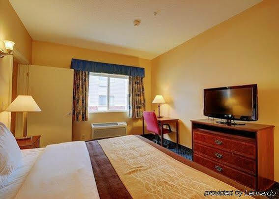 Towneplace Suites By Marriott Hadley Amherst Exterior photo